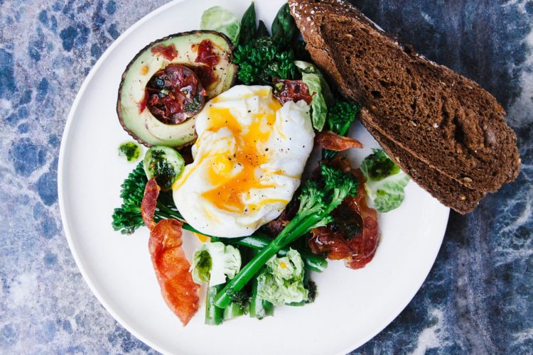 Gezond ontbijt laten zien voor blog 5 tips voor een gezond ontbijt